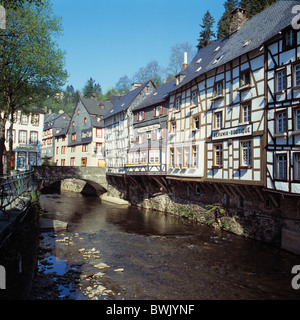 Monschauer Altstadt Rahmen Fluss Rur Fachwerkhaus beherbergt Rurpromenade deutsche belgische Naturschutzgebiet Nordeife Stockfoto