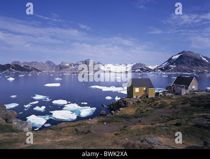 Grönlands Ostküste Kulusuk Kap Dan Siedlung Übersicht Dorfeingang Ammassalik Fjord Holz Häuser co Stockfoto