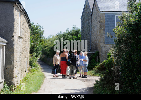 Eine kleine Gruppe von Tagestouristen auf Extrameldung Isles of Scilly-Inseln, Großbritannien Stockfoto