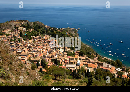 Blick auf die Küste von Taormina, Taormina, Provinz Messina, Sizilien, Italien, Europa Stockfoto