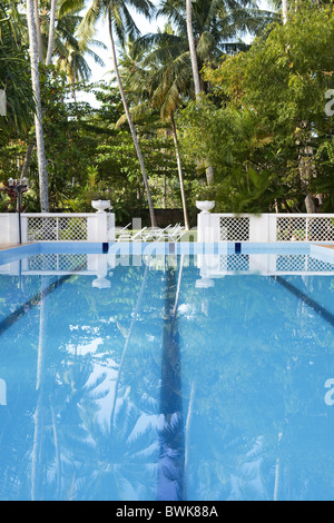 Garten und Pool des Surya Lanka Ayurveda Beach Resort, Talalla, Matara, Küste, Sri Lanka, Südasien Stockfoto