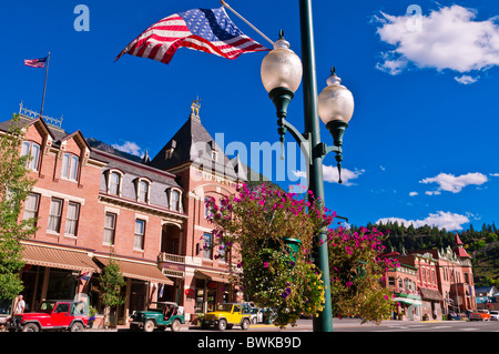 Laternenpfahl und Flagge in der Innenstadt von Ouray, Colorado Stockfoto