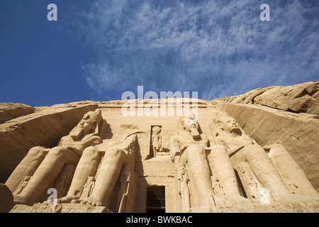 Riesigen Tempel von Ramses II. im Sonnenlicht, Abu Simbel, Ägypten, Afrika Stockfoto