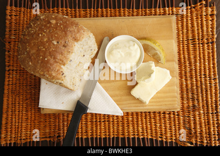Australien, Australian Food, Brötchen und Käse-Sahne servieren auf dem Teller Stockfoto