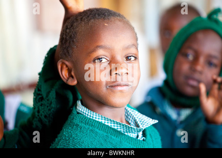 Junge aus den Mathare Slums, Maji Mazuri Zentrum und Schule, Nairobi, Kenia Stockfoto