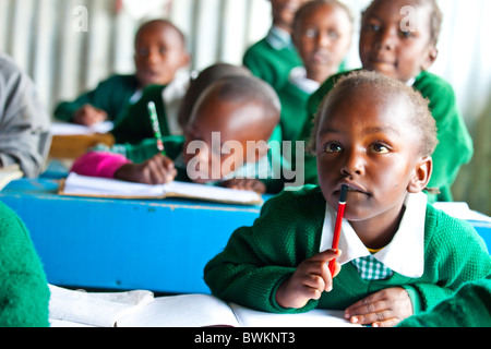 Kinder aus Mathare Slums, Maji Mazuri Zentrum und Schule, Nairobi, Kenia Stockfoto