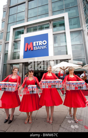 Metro Bank, Großbritanniens erste neue Grossbank in über 100 Jahren öffnet in Earl's Court, London, UK Stockfoto