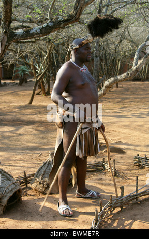 Zulu Mann, Shakaland Zulu-Dorf, Nkwalini Tal, Kwazulu Natal, Südafrika. Stockfoto