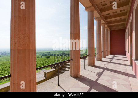 LUDWIGSHOHE VILLA, WEINBERGE, WEINBAU, WEINSTOCK, IN DER NÄHE VON EDENKOBEN, DEUTSCHE WEINSTRAßE, PFALZ, RHEINLAND-PFALZ, DEUTSCHLAND Stockfoto