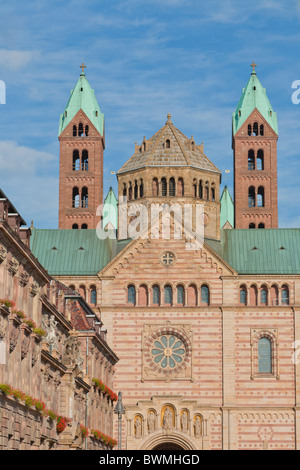 MAXIMILIANSTRAßE STREET, KAISERDOM, DOM, UNESCO-WELTKULTURERBE, SPEYER, RHEINLAND-PFALZ, DEUTSCHLAND Stockfoto