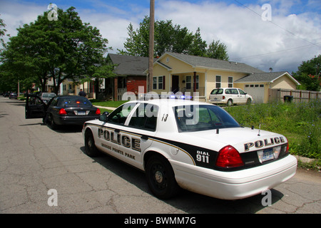 Grosse Pointe Park Polizei Streifenwagen in Detroit Nachbarschaft. Stockfoto