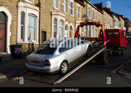 Pannenhilfe Lkw Heben beschädigt VW Passat, Wasser Lane. Preston. Lancs Stockfoto