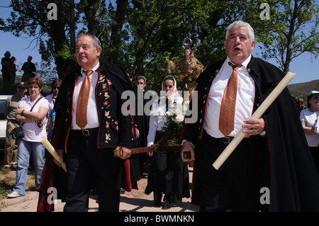 Fest "La Caballada" Prozession zur Einsiedelei La Estrella (1736) in ATIENZA Guadalajara Spanien Stockfoto