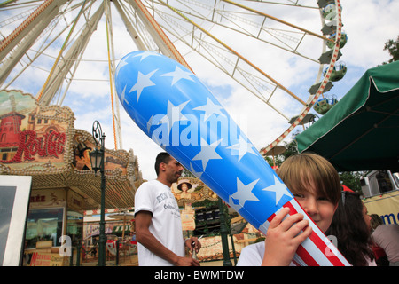 Mädchen auf ein deutsch-US-amerikanischer folk Festival, Berlin, Deutschland Stockfoto