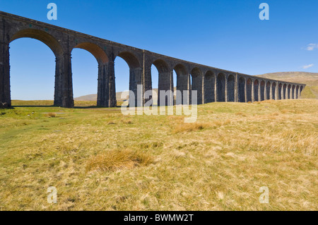 Yorkshire Dales National Park Ribblehead Eisenbahnviadukt an der Strecke Siedlung nach Carlisle, Yorkshire Dales, England, Großbritannien, GB, Europa Stockfoto