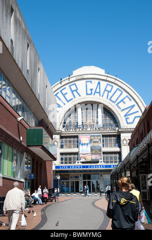 Die Eingangsfassade des Winter Gardens Theatre in Blackpool an der Küste von Lancashire in Nordengland Stockfoto