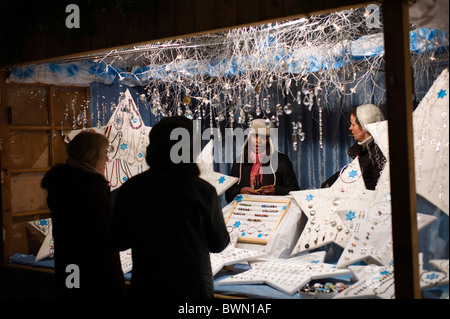 Schmuck-Stall Karlsruhe Xmas Markt Karlsruhe Baden-Württemberg Deutschland Stockfoto