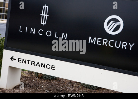 Ein Autohaus Ford Lincoln und Mercury. Stockfoto