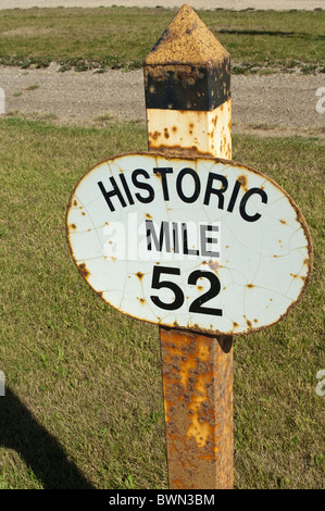 Charlie Lake Mile '0' Army Tote Road am Alaska Highway '52' Meilenmarkierung, Fort St. John, British Columbia, Kanada. Stockfoto