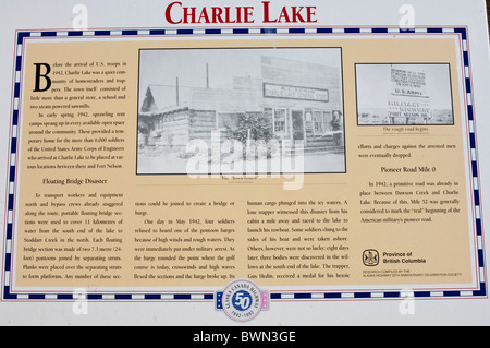 Charlie Lake Mile '0' Army Tote Road am Alaska Highway '52' Meilenmarkierung, Fort St. John, British Columbia, Kanada. Stockfoto