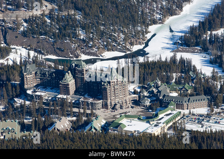 Banff, Alberta, Kanada. Banff Springs Hotel und Bow River, Banff National Park. Stockfoto