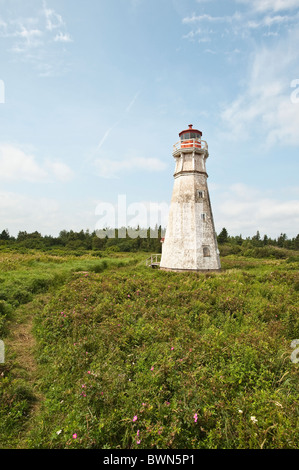 New Brunswick, Kanada. Leuchtturm am Cape Jourimain National Wildlife Area. Stockfoto