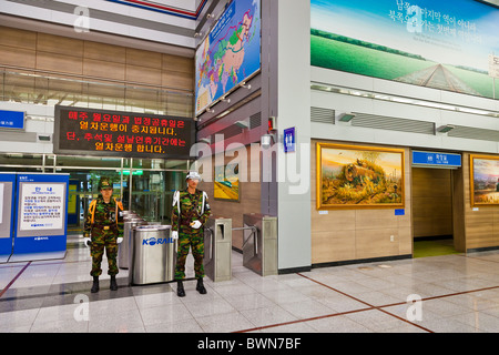 ROC Soldat bei Dorasan Railway Station in der DMZ Demilitarized Zone auf die Gyeongui-Linie zwischen Süd- und Nordkorea. JMH3809 Stockfoto