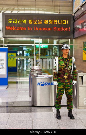 ROC Soldat bei Dorasan Railway Station in der DMZ Demilitarized Zone auf die Gyeongui-Linie zwischen Süd- und Nordkorea. JMH3813 Stockfoto