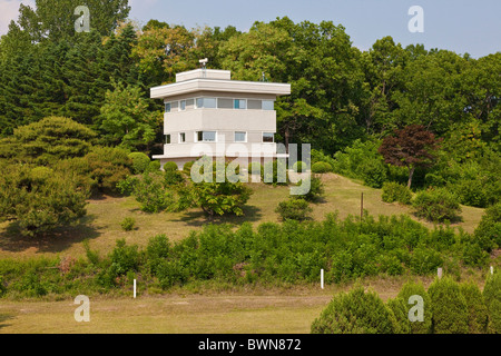 Nordkoreanische Gebäude in JSA Joint Security Area, Beiträge DMZ Demilitarized Zone, mit weißen zeigt tatsächliche Grenze. JMH3835 Stockfoto