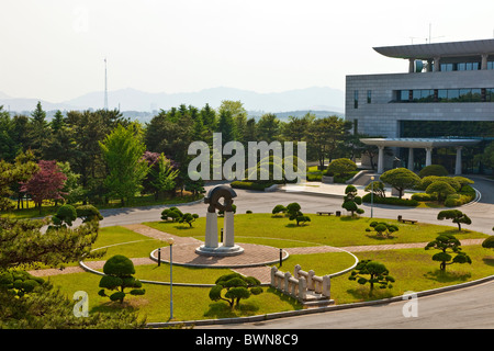 Freedom House auf nordkoreanische Kijŏng-Dong Fahnenmast, JSA Joint Security Area, DMZ, Südkorea. JMH3842 Stockfoto