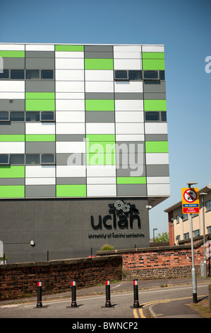 Farbenfrohe moderne Architektur University of Central Lancashire UCLAN Stockfoto