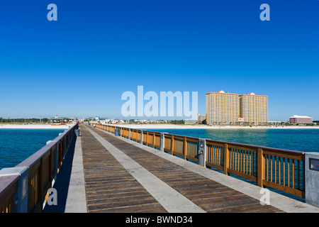 Blick auf den Strand von City Pier, Panama City Beach in der Nähe von Pier Park, Golfküste, Florida, USA Stockfoto