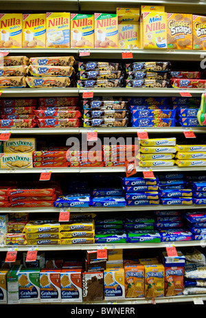 Cookies auf dem Display in einem Lebensmittelgeschäft. Stockfoto