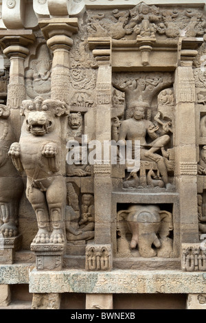 Herr Dakshinamurthy; Der Kailasanatha-Tempel wurde von den Pallavas im frühen 8. Jahrhundert UZ gebaut. in Kanchipuram, Tamil Nadu, Stockfoto