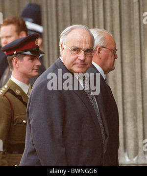 BUNDESKANZLER HELMUT KOHL AM 50. JAHRESTAG DES SIEGES VON VE IN EUROPA, AN DER ST. PAULS KATHEDRALE, LONDON Stockfoto