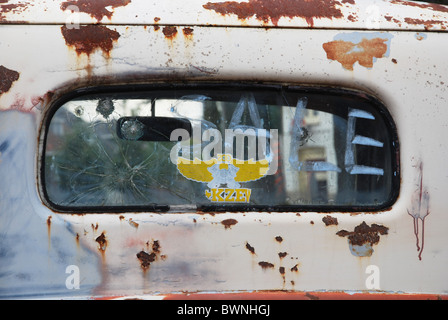 Heckscheibe des 1948 Ford Pickup LKW zur Restaurierung Stockfoto