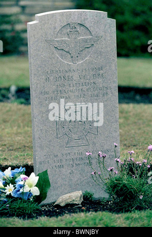 DAS GRAB VON LT COL H JONES VC, BLUE BEACH FRIEDHOF, DEN FALKLAND-INSELN Stockfoto