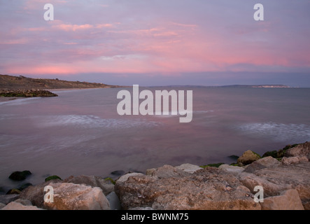 Die schöne Küstenlandschaft am zuvorkommend Beach in Dorset. Stockfoto