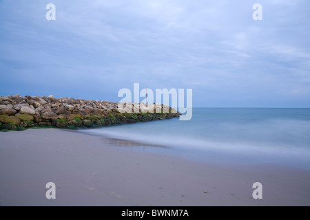 Die schöne Küstenlandschaft am zuvorkommend Beach in Dorset. Stockfoto