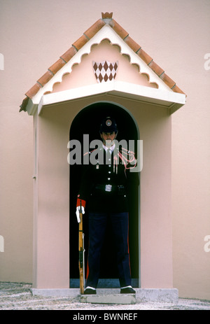 Wache, Schlossplatz, Monaco Palace, Montecarlo, Fürstentum Monaco, Europa Stockfoto