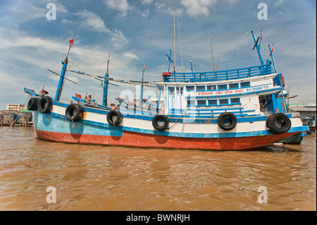 Bunte Boote verankert in der Mekong-Fluss außerhalb von Ho-Chi-Minh-Stadt-Vietnam Stockfoto