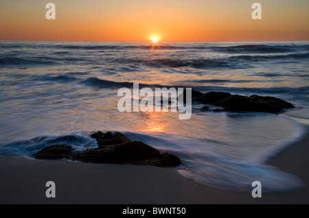 Sonnenuntergang über dem Pazifischen Ozean auf McClures Beach Point Reyes National Seashore Kalifornien USA, durch Willard Clay/Dembinsky Foto Assoc Stockfoto