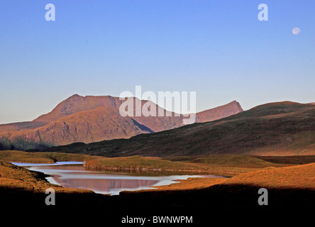 UK Schottland Wester Ross-Shire Ben mehr Coigach im Morgengrauen Stockfoto