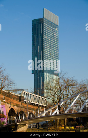 Der Beetham Tower, auch Hilton Tower genannt. Aus Castlefield Basin, Manchester, England, Großbritannien Stockfoto