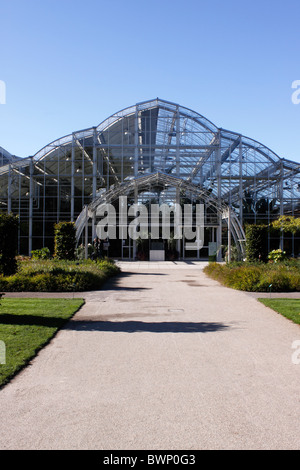 DER EINGANG DES GLASHAUSES AM WISLEY GARDEN. UK. Stockfoto