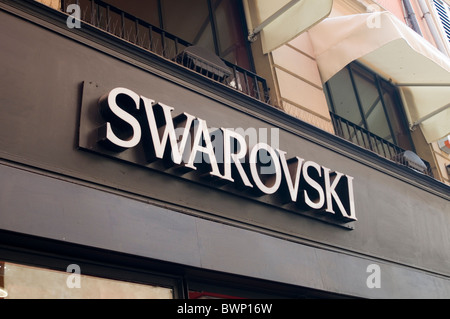 Swarovski Kristall Kristalle shop Outlet Shops Logo Logos Marke branding Luxus-Artikel-Artikel Stockfoto