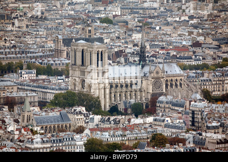 Kathedrale Notre-Dame gesehen vom Dach des Tour Montparnasse, Paris Frankreich Stockfoto