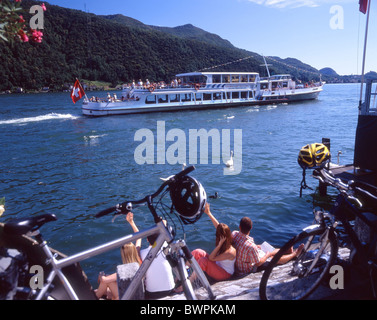 Schweiz Europa Morcote Lugano Promenade Kai Seeufer Seeufer am See Fahrrad Fahrräder Radfahren Stockfoto