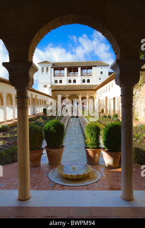 Patio De La Acequia im Generalife Teil der Alhambra in Granada, Spanien Stockfoto