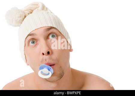 Baby Mann Mit Schnuller Im Mund Blick In Die Kamera Auf Wei em baby-mann-mit-schnuller-im-mund-blick-in-die-kamera-auf-wei-em